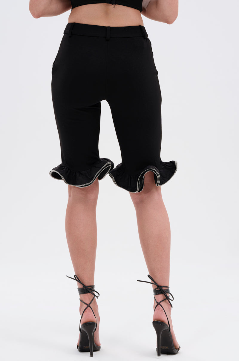 DAINTY DETAILS RUFFLE HEM TAILORED SHORT