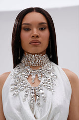 IM THE STATEMENT NECKLACE