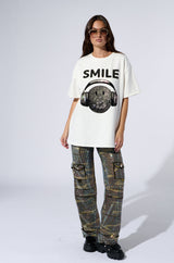 SMILE RHINESTONE DETAIL OVERSIZED TSHIRT IN WHITE