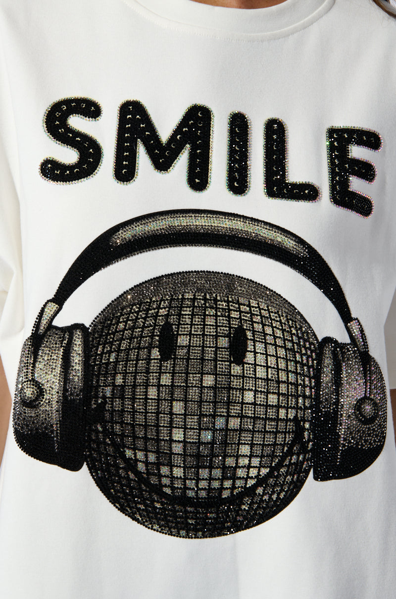 SMILE RHINESTONE DETAIL OVERSIZED TSHIRT IN WHITE