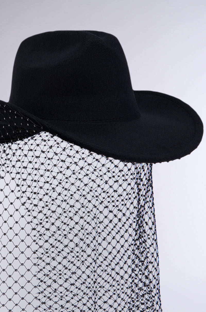 I SEE WHAT I NEED COWBOY HAT