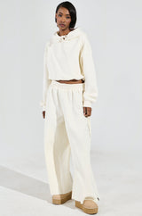 AINT NOBODY SWEATSHIRT IN CREAM