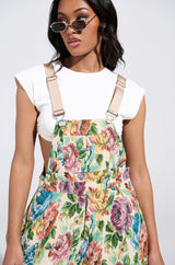 IT'S GIVING VINTAGE TAPESTRY OVERALLS