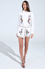 EMBROIDERED FLOWER LINEN BUTTON UP