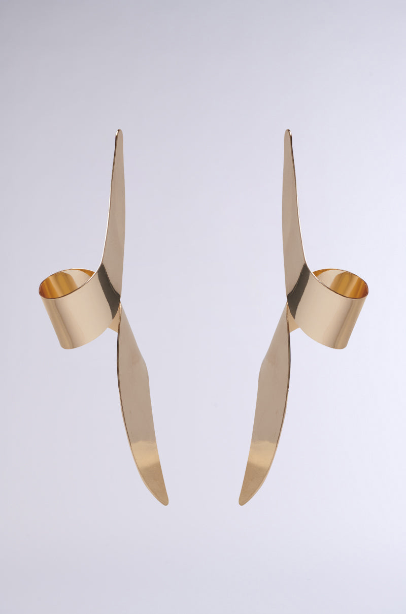 TWISTED UP EARRING