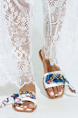 AKIRA LORCAN WHITE SANDAL