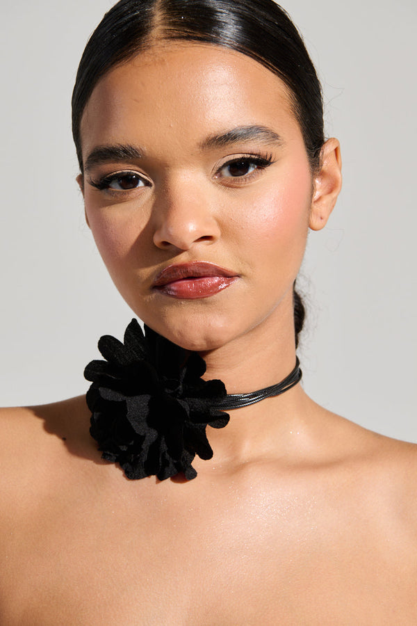 FLOWER DREAMIN CORSAGE NECKLACE