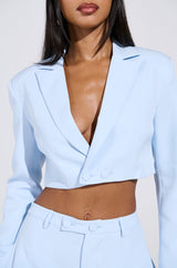 LOTTIE CROPPED BLAZER IN LIGHT BLUE