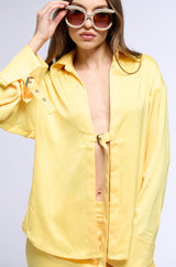 BELLISSIMA SATIN FINISH COLLARED BLOUSE IN YELLOW