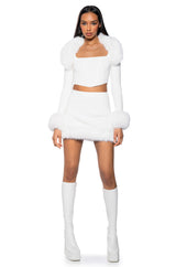 BIG MOOD FAUX FUR DETAIL SHRUG