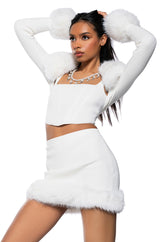 BIG MOOD FAUX FUR DETAIL SHRUG
