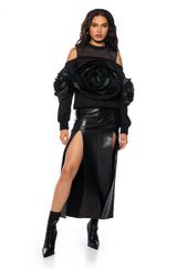 BLOOMING LONG SLEEVE CUT OUT SHOULDER SWEATSHIRT