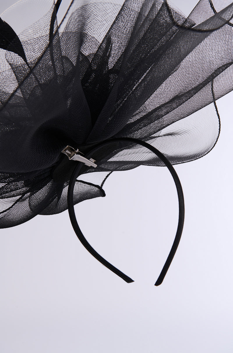 BORN TO THRIVE FASCINATOR