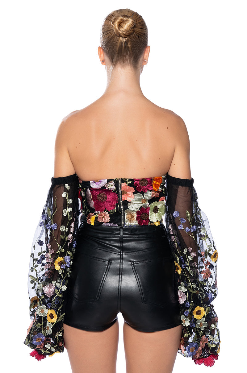 BOTANICAL BEAUTY CROPPED SHEER SLEEVE TOP