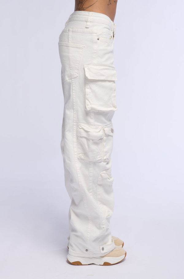 BROOKLYN CARGO POCKET WIDE LEG JEAN IN WHITE
