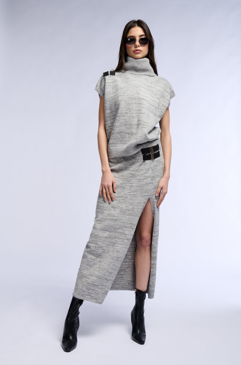 BUCKLE UP SLEEVELESS TURTLENECK SWEATER TOP