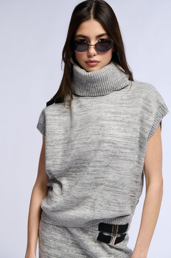 BUCKLE UP SLEEVELESS TURTLENECK SWEATER TOP