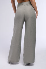 BUSINESS CASUAL HOUNDSTOOTH WIDE LEG WOVEN TROUSER