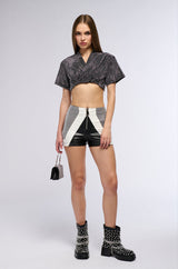 CALICO EMBELLISHED SURPLICE CROPPED T SHIRT