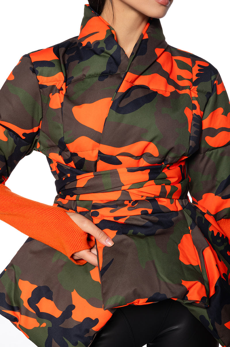 CAMO PEPLUM PUFFER JACKET WITH RIB ARMS AND THUMBHOLE