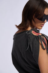CATIE BOAT NECK ASYMMETRICAL TSHIRT