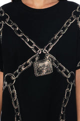 CHAIN DETAIL OVERSIZED TSHIRT IN BLACK