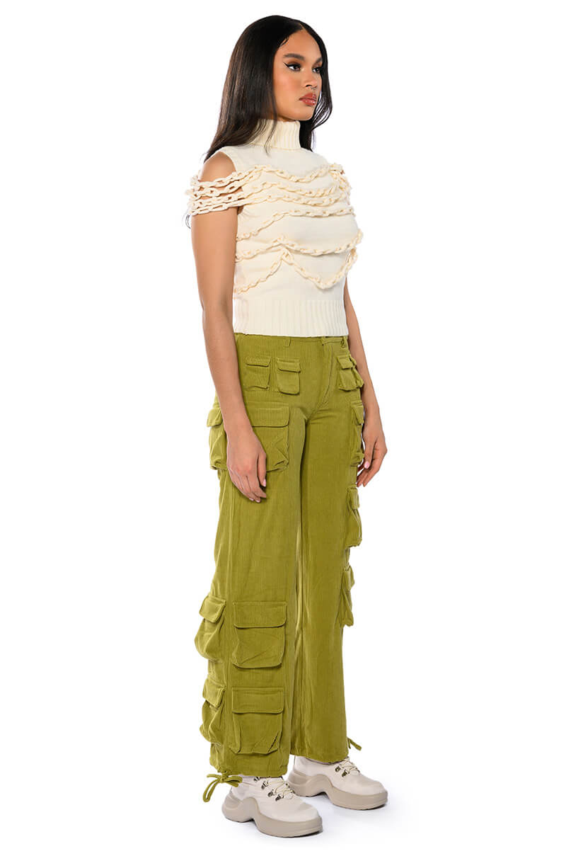 CHAIN LINK DETAIL SLEEVELESS TURTLENECK SWEATER