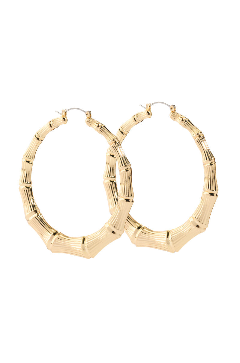 ESSENTIAL METAL HOOP IN GOLD
