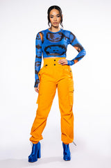 COLORS OF THE WIND LONG SLEEVE CREW NECK MESH CROP