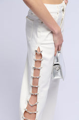 COVERED IN DIAMONDS RELAXED JEANS IN WHITE