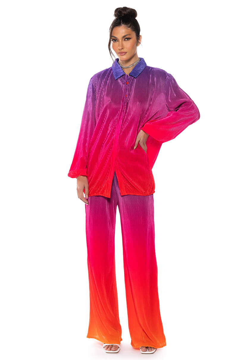 DAY TO NIGHT PLEATED SATIN BUTTON DOWN