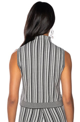 DOUBLE VISION STRIPED CROPPED SLEEVELESS SWEATER