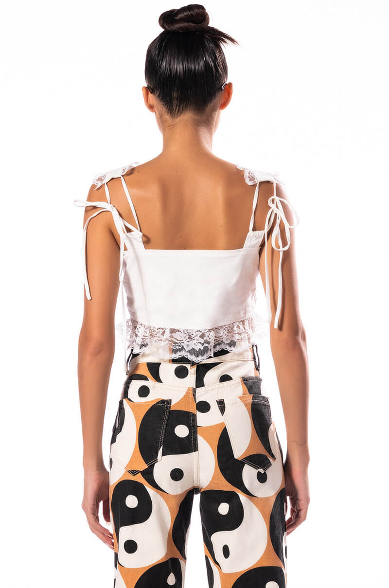 DREAMY TIE FRONT LACE DETAIL SLEEVELESS BLOUSE