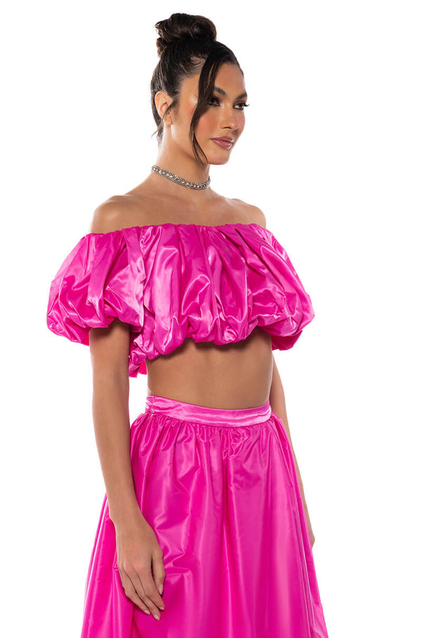 DRESS LIKE ROYALTY VOLUME CROP TOP