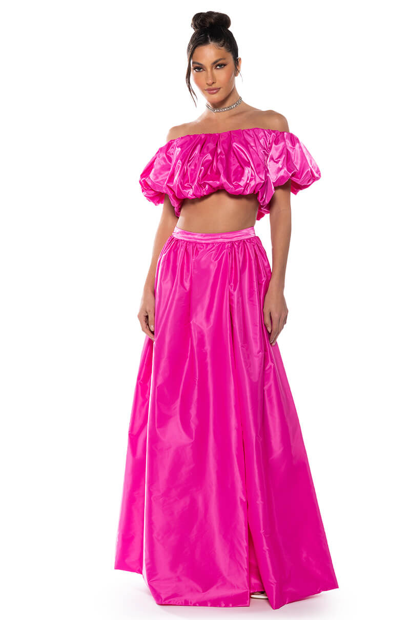DRESS LIKE ROYALTY VOLUME CROP TOP