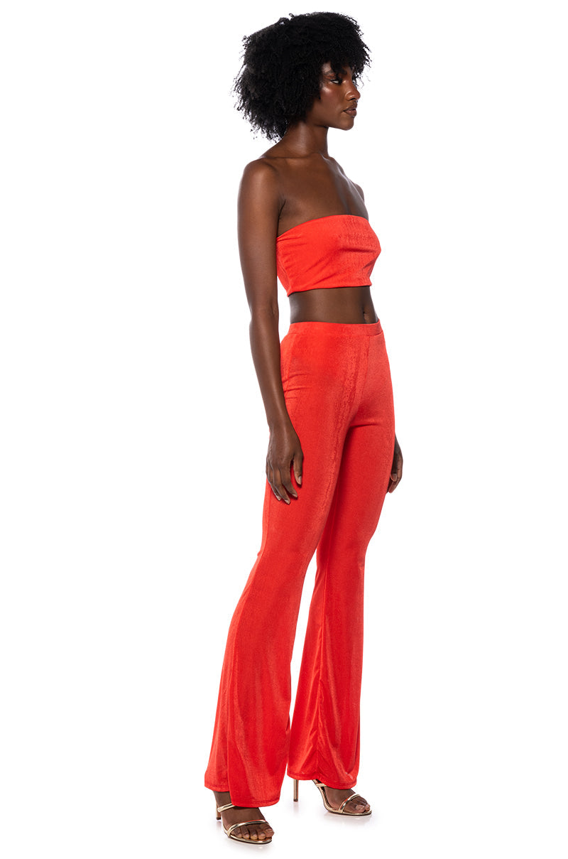 EASY TO WEAR BANDEAU TOP