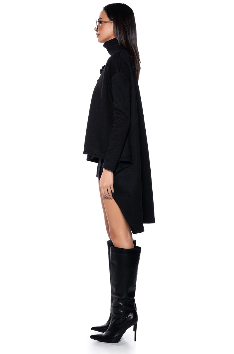 ELLA FLOWER DETAIL PULL OVER TURTLENECK SWEATSHIRT
