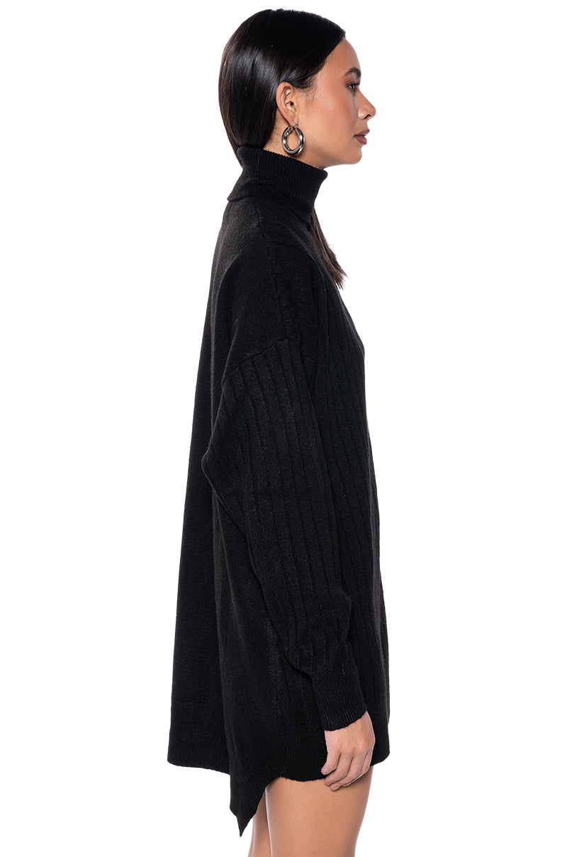 ELLIS OVERSIZED BUTTON DETAIL OPEN SIDE SWEATER