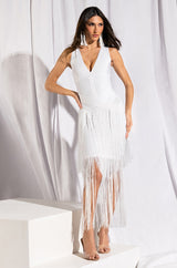 EVERYTHING ENTRANCE FRINGE V NECK MAXI DRESS IN WHITE