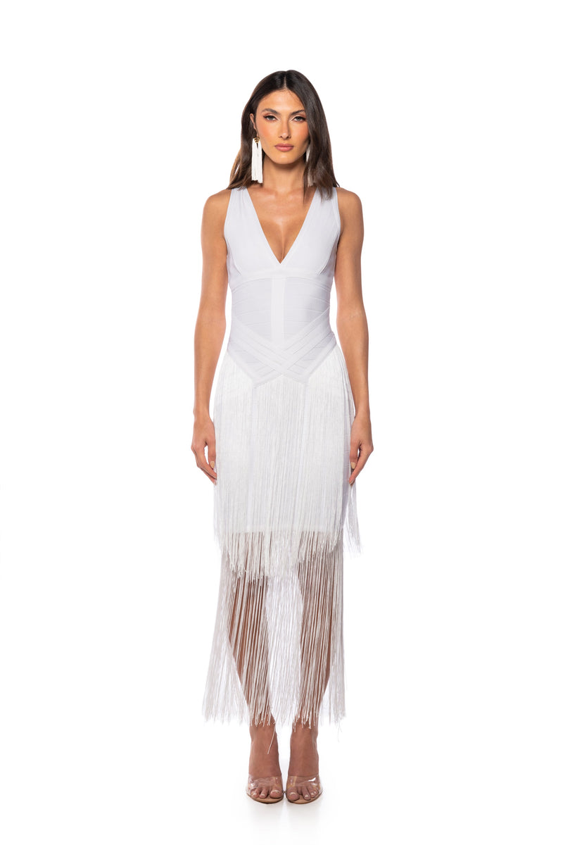 EVERYTHING ENTRANCE FRINGE V NECK MAXI DRESS IN WHITE