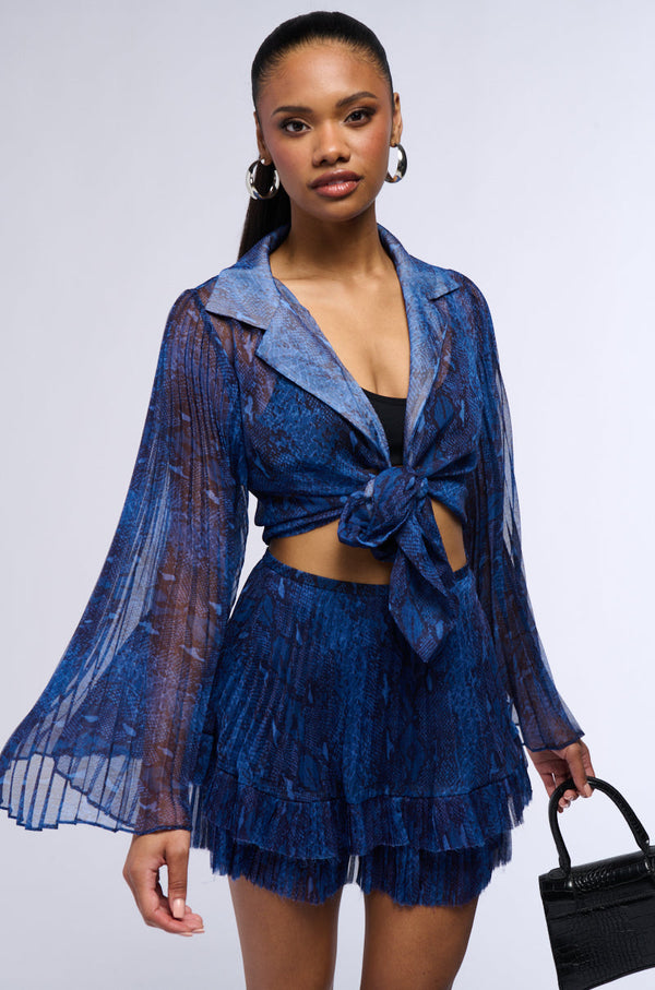 FIERCE ENERGY TIE FRONT ANGEL SLEEVE CROP BLOUSE