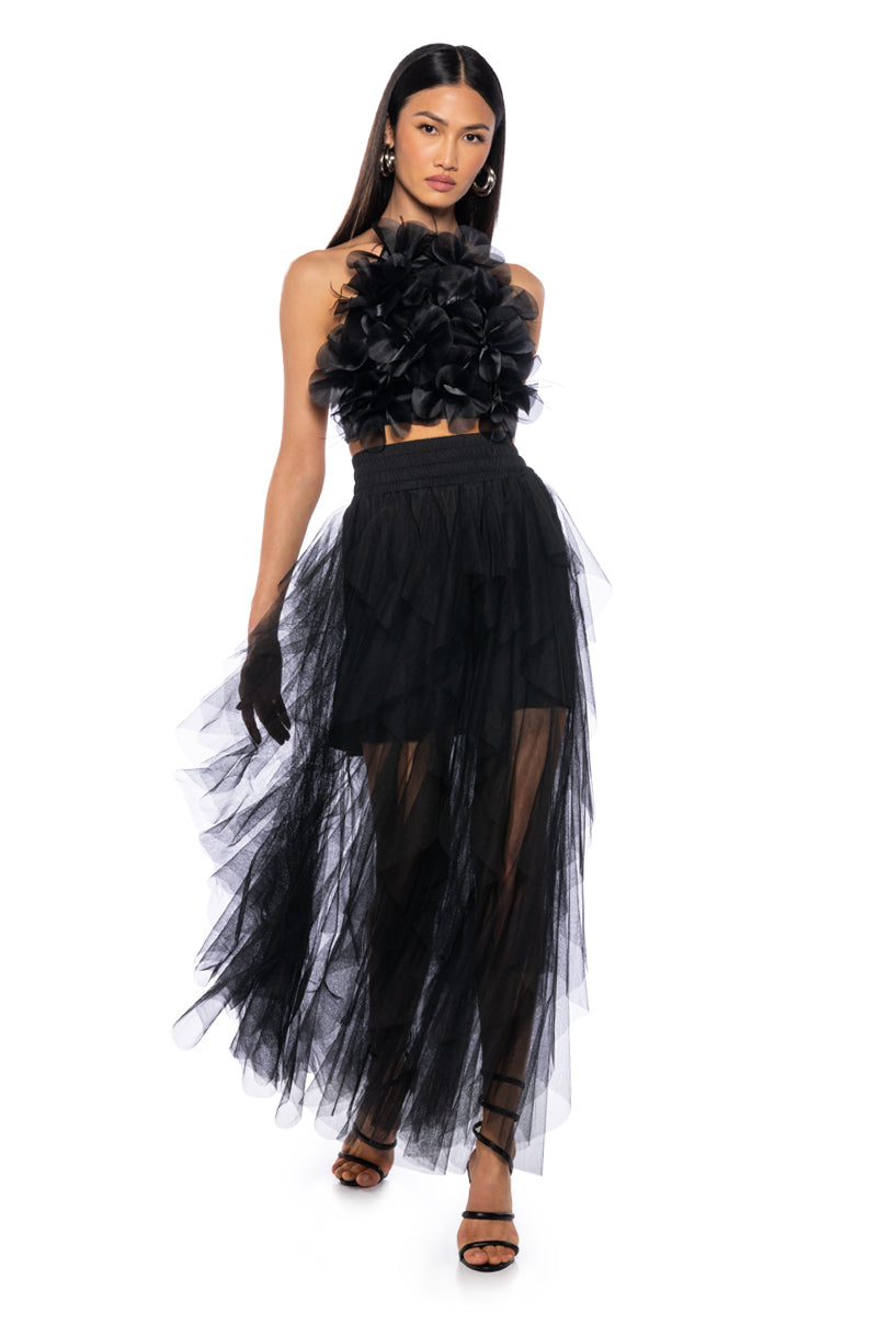 FLORAL APPLIQUE SLEEVELESS CROP BLOUSE IN BLACK