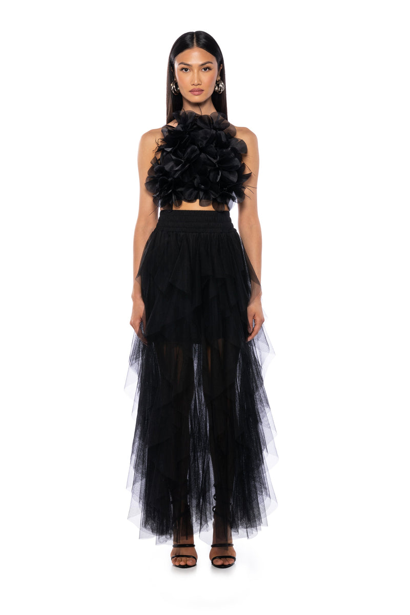 FLORAL APPLIQUE SLEEVELESS CROP BLOUSE IN BLACK
