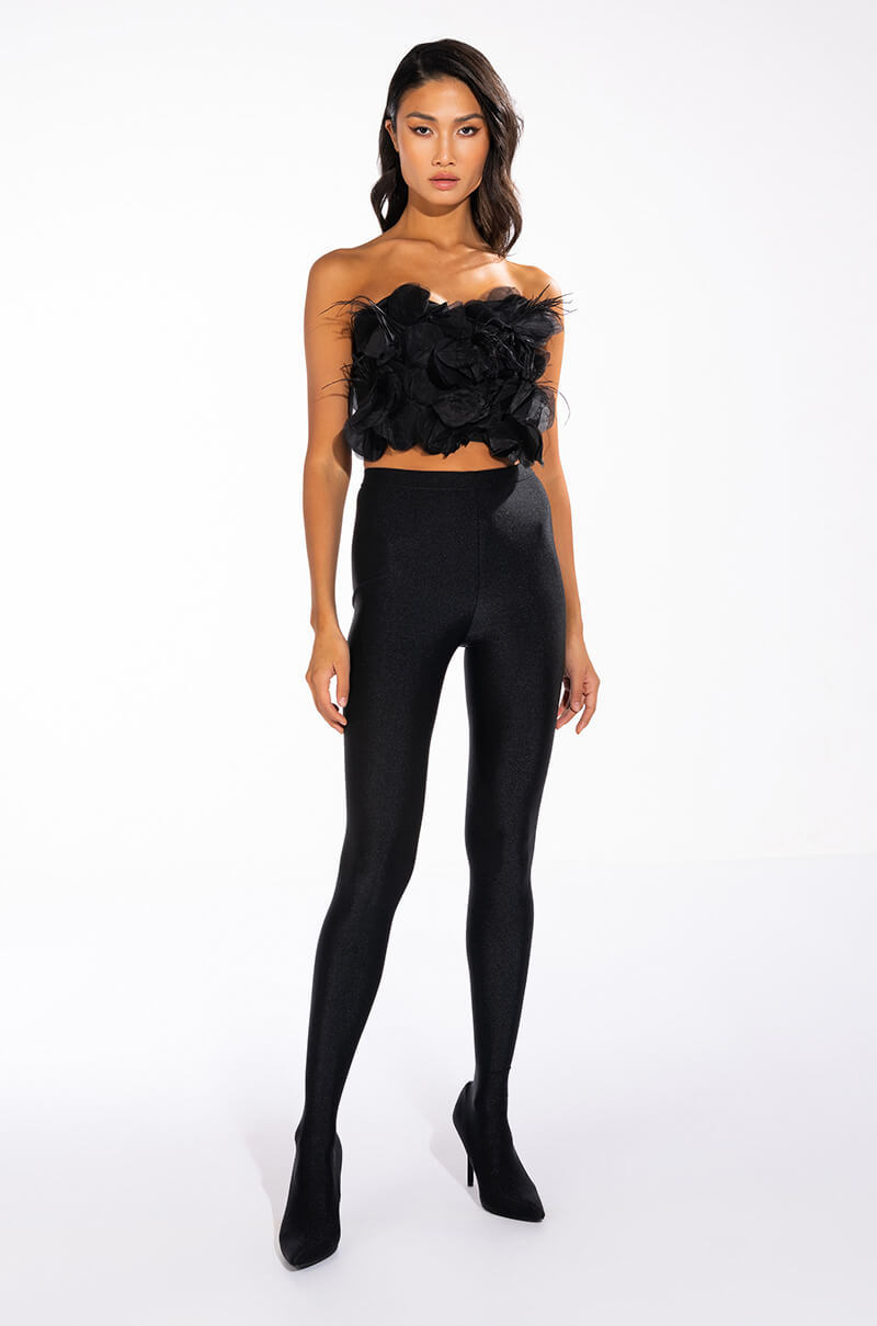 GIN FIZZ STRAPLESS APPLIQUE CROPPED BLOUSE