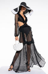 GIVING OFF LOOKS MAXI LACE DRESS