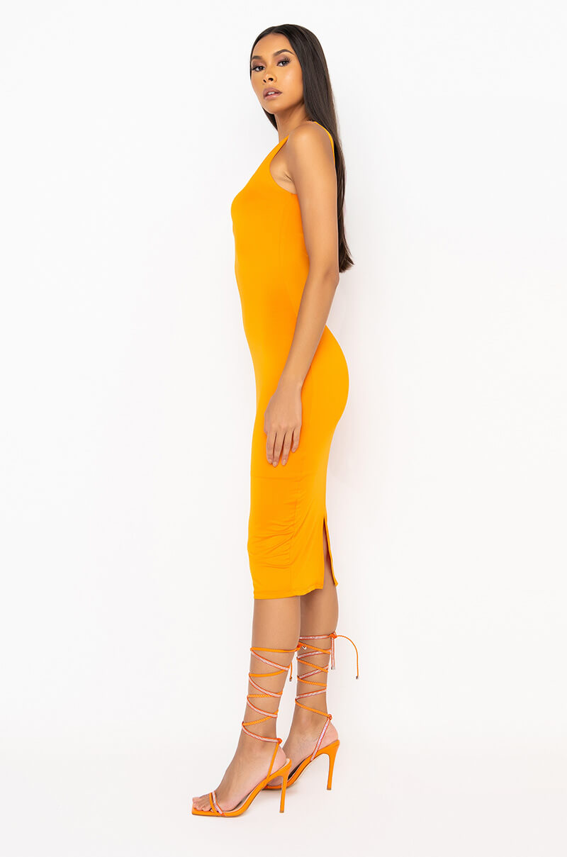 HOLDIN ME TIGHT MIDI DRESS