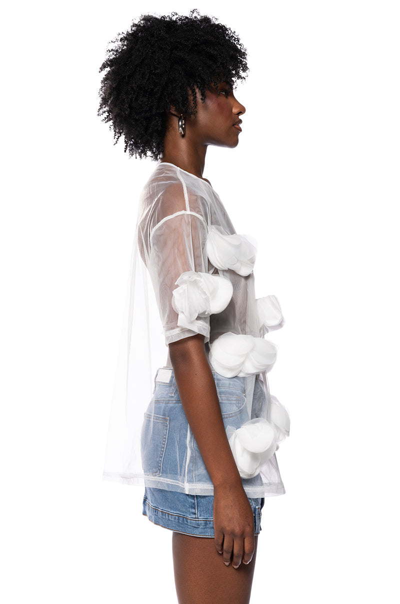 IN BLOOM FLORAL APPLIQUE MESH T SHIRT