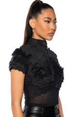 IN BLOOM SCALE DETAIL TEXTURED SHORT SLEEVE TOP