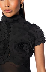 IN BLOOM SCALE DETAIL TEXTURED SHORT SLEEVE TOP