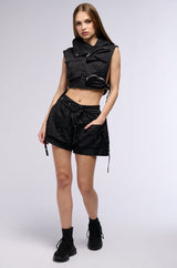 KADEN CARGO MINI SHORTS IN BLACK